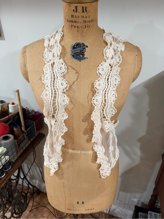 dELiA*s Tops - dELiA*s Cream Lace Tank with Floral Trim